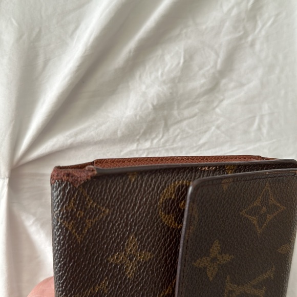 LV Sarah Long Wallet on Chain - Picture 10 of 15